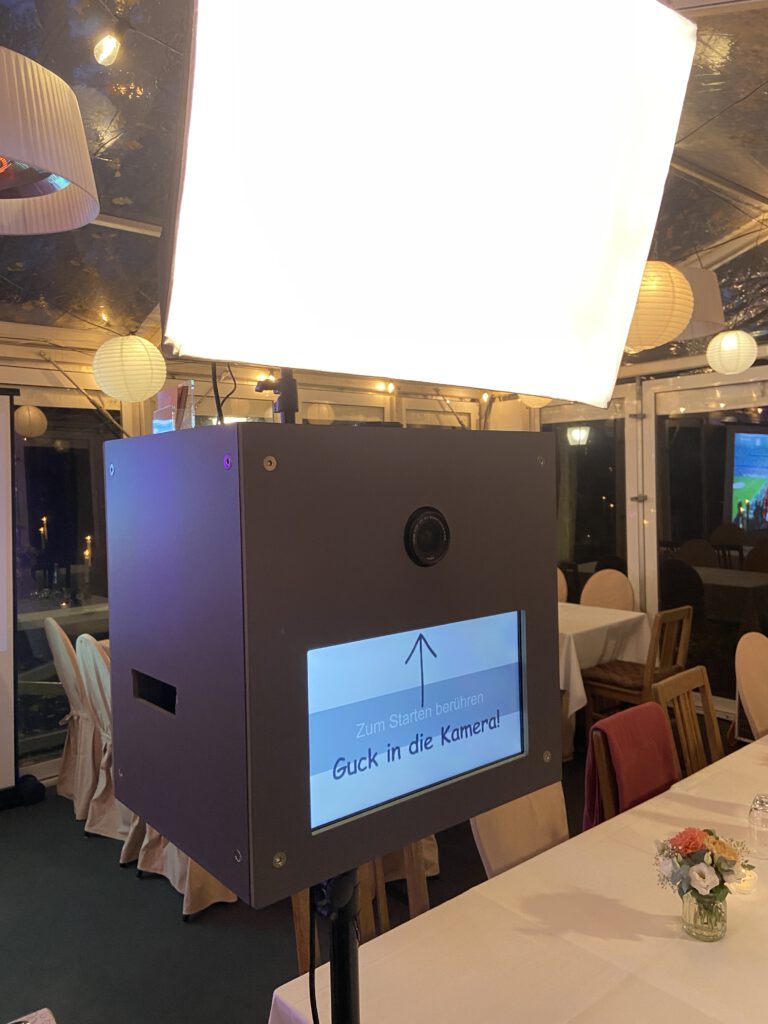 Fotobox ohne Drucker mit Kamera, Softbox und Touchscreen