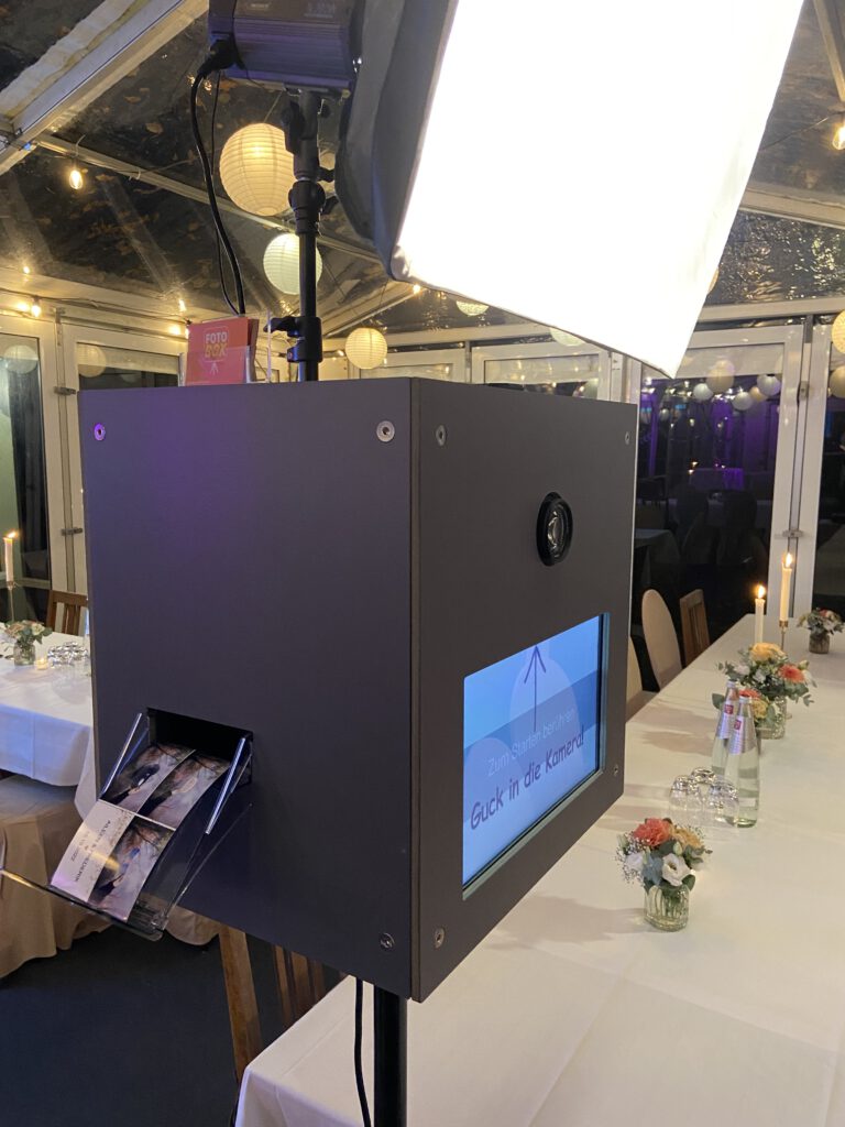 Fotobox mit integriertem Drucker, Kamera und Softbox